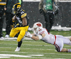 Iowa-Wisconsin Rivalry Betting Guide - Saturday, October 30th, 2021 | News Article by handicapper911.com